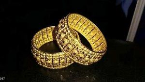 Vintage Gold Bangle Set