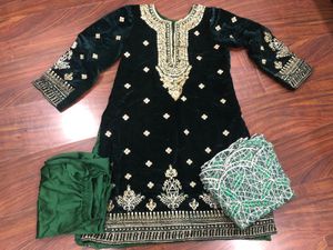 Elegant Green Velvet Kurta Set