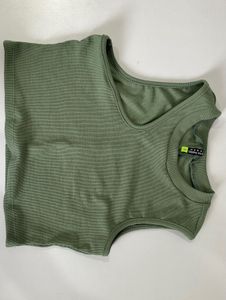 Green Round Neck Fitted Crop Top