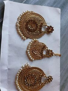 Earrings With Maang Teeka
