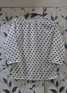 Polka Dot 3/4 Sleeve Top ⚫️⚪️