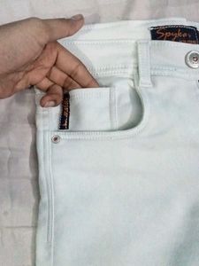its straight fit white pant