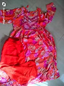 Women Naira Cut Kurti With Pant Set