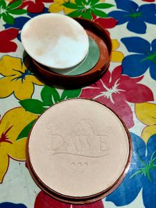 DAWE LIGHT CRYSTAL MINERAL POWDER COMPACT