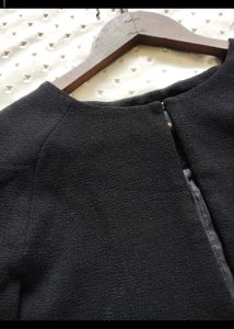 Chic Black Cropped Jacket