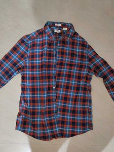 Levi&#39;s Plaid Flannel Shirt