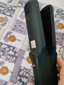 Hair Straightener And Curler Combo.