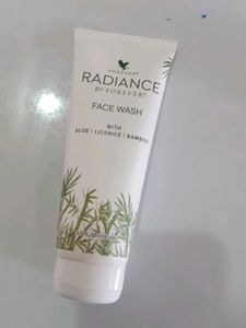 Forever Radiance Face Wash