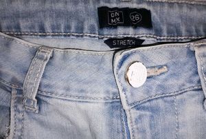 JEANS ( Straight Fit)