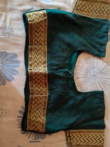 Beautiful saree and blouse😍😍