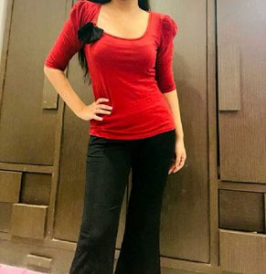 Beautiful Top With Bow Details