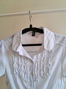 H&amp;M Striped Fitted Collar Shirt
