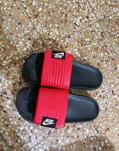 Nike Slides - Red &amp; Black