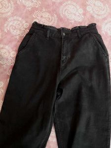 BLACK PAPERBAG BOYFRIEND FIT JEANS