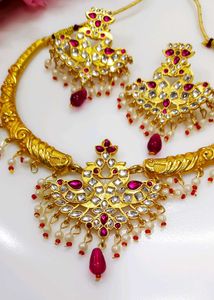 Beautiful Golden Choker Necklace Set