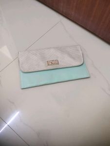 Two-Tone Clutch