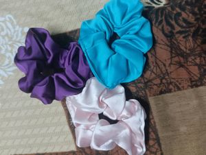 3 Soft Hair Scrunchies