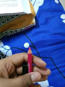 2 Lip Pallate,1 Myglamm Highlighter &amp;  One Liner