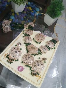 Elegant Necklace Set