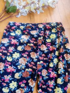 Girls Or Women Both Can Wear This Winter Bottom
