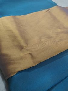 Elegant Teal Saree with Contrast Silk Blouse Mater