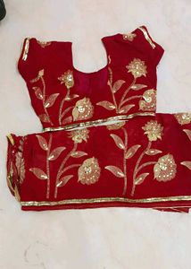 maroon saree with blouse