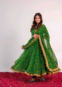 New Stayle Beautiful Women Gown Dress Important Pa