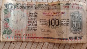 Old Note Of 100 Rupees