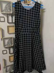 Chic Black & White Checkered Dress