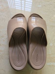 CROCS Nude Brooklyn Block Heel Sandals