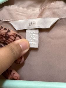H&amp;M Fitted statin shirt