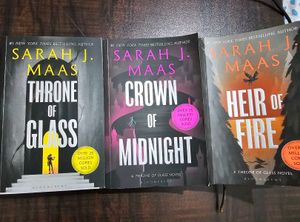 A throne Of Glass By Sarah Maas Series 1, 2 ,3