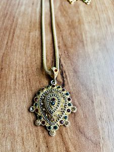 Elegant Necklace &amp; Earring Set