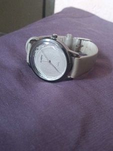 Elegant Women&#39;s Watch