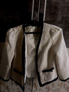 Elegant Tweed Cropped Jacket