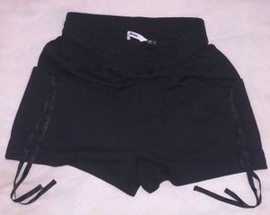 Sexy Black High-Waist Shorts 🖤 | Size 30 |