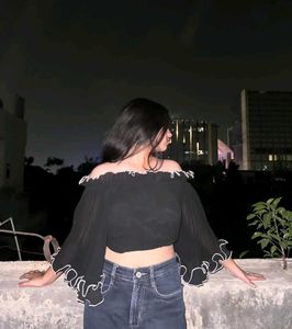 BLACK OFF SHOULDER TOP