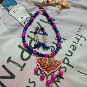Necklace &amp; Earring Set