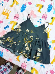 BERRYLUSH Floral Print Cami Top