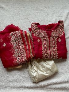 PAKISTANI PARTY SUIT + FREEBIE