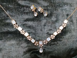 Mother Of Pearls Jewellery Set