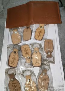 Rosava Leather Wallet & Keychains Set