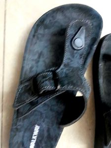 Walkway T-Strap Slippers