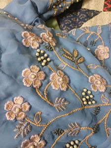 Anarkoli Suits Middle Cut With Trouser