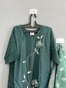 Very Pretty Kurta With Dupatta
