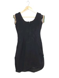 Women Black &amp; Green Embroidery Selwar Set