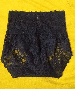 Black Lace High-Waisted Panty