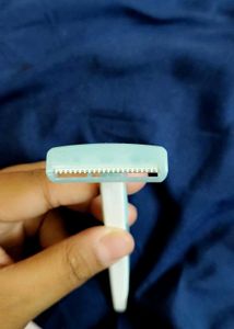 Hyuman Face And Body Razor ✨