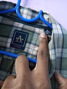 Arrow Plaid Casual Shirt