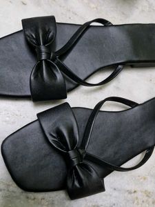 Bow Thong Sandals